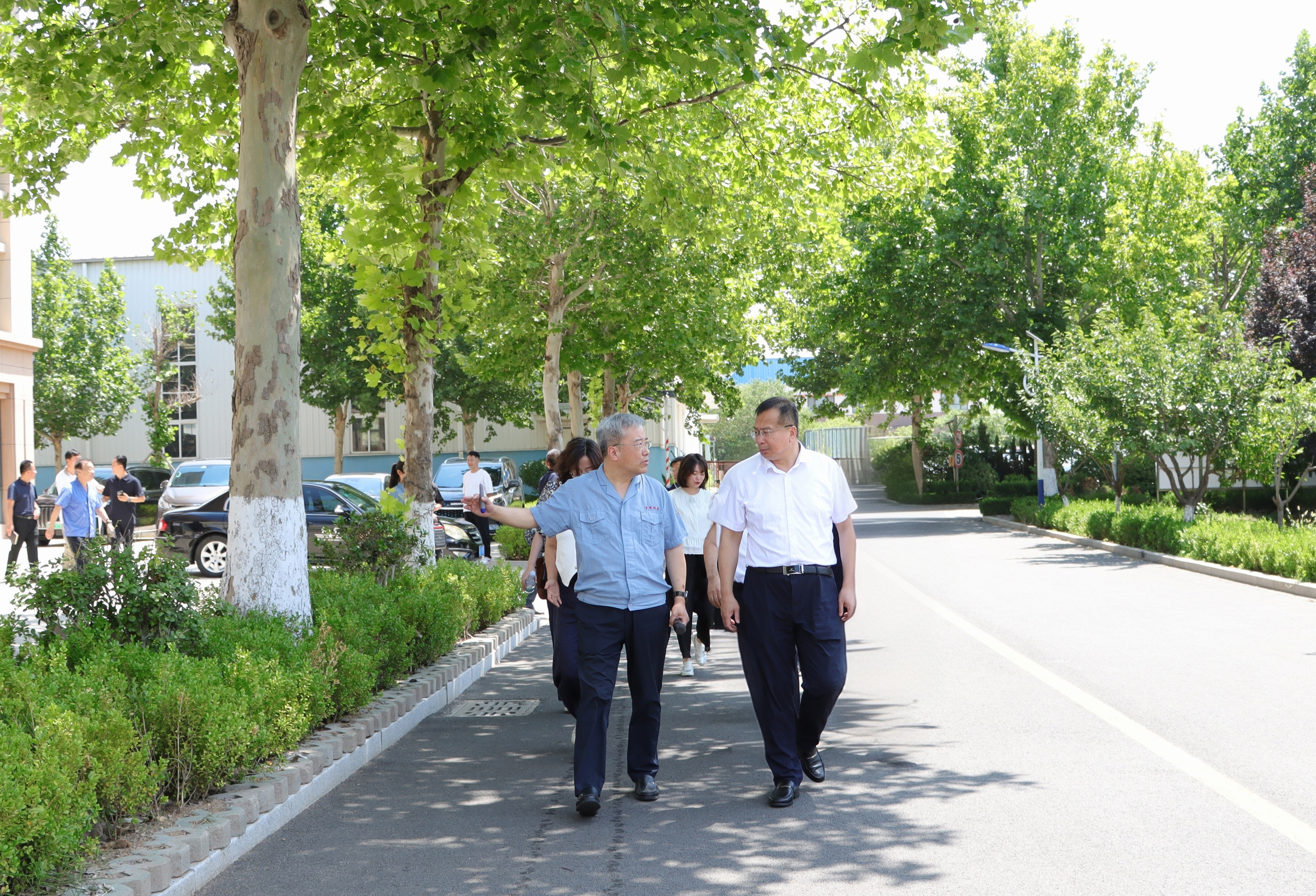 青岛市科协党组书记、主席王崇江一行 莅临金百利考察调研(图1)